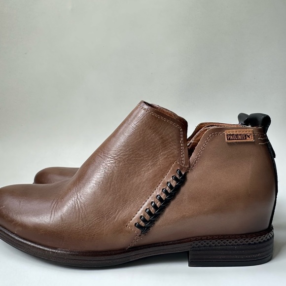 PIKOLINOS Shoes - pikolinos short brown leather Women’s booties flat heel zipper shoes Size 39